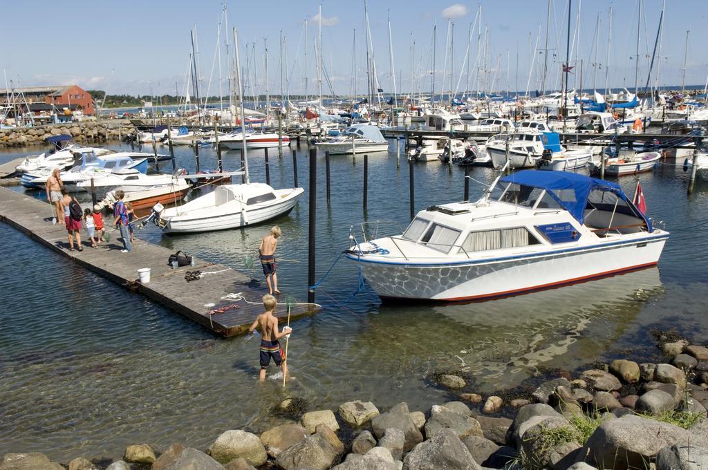 Ballen Badehotel Tranebjerg Kültér fotó